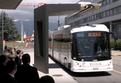 Autobus ładowany w 15 sekund :: Czy wiecie że na świecie już dostępne są takie nowości technologiczne? Autobus ładowany jest w ciągu 15 sekund. ...